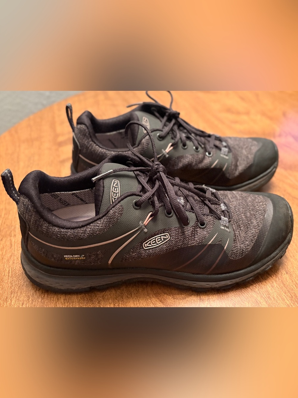 KEEN Terradora Waterproof Hiking Shoes Size 7 Womens 1016772 Black Gray Pink